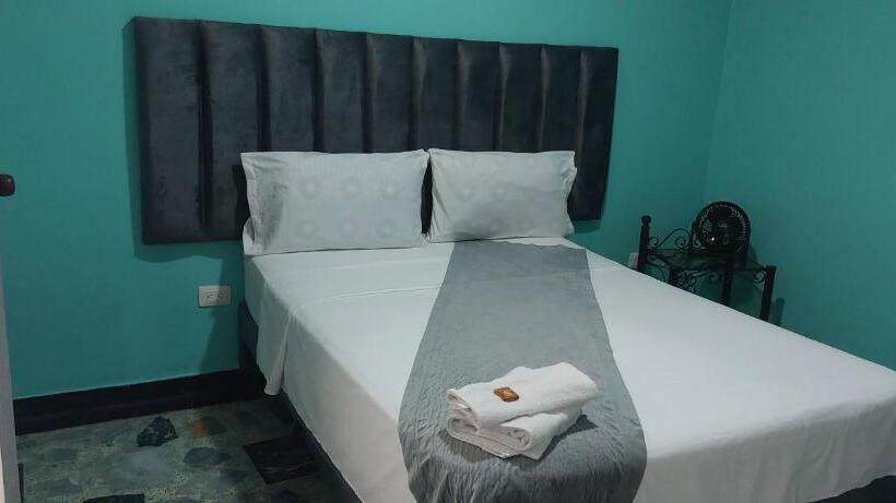 Отель Empresarial