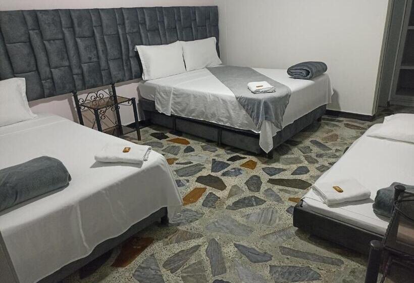 Отель Empresarial