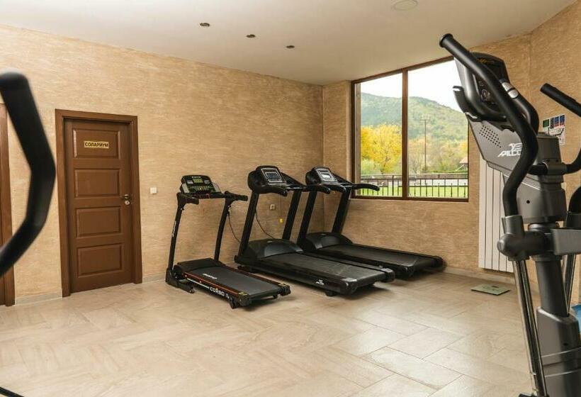 בית מלון כפרי Mentor Resort