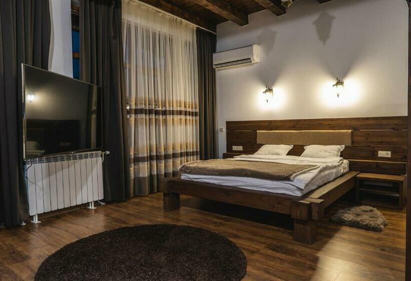 בית מלון כפרי Mentor Resort