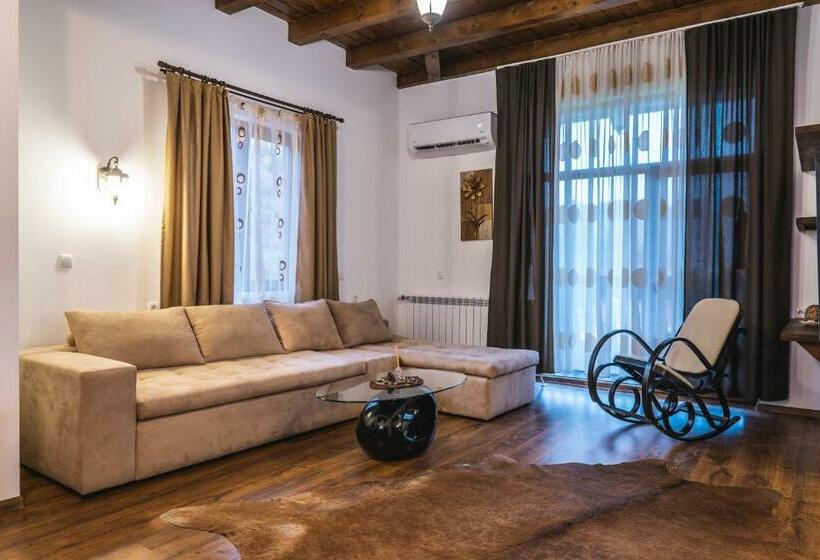 בית מלון כפרי Mentor Resort