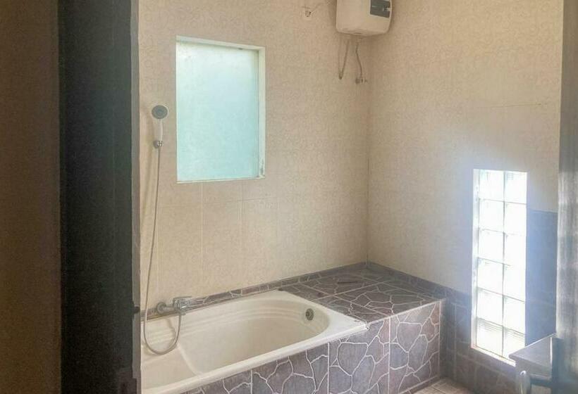 فندق Nadia Pansion & Cottage Gianyar