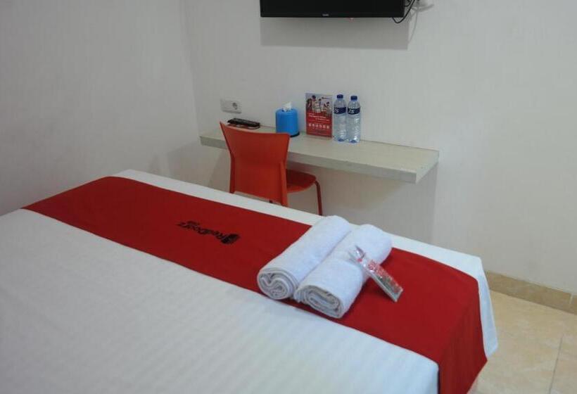 فندق Reddoorz Near Mall Ratu Indah 3
