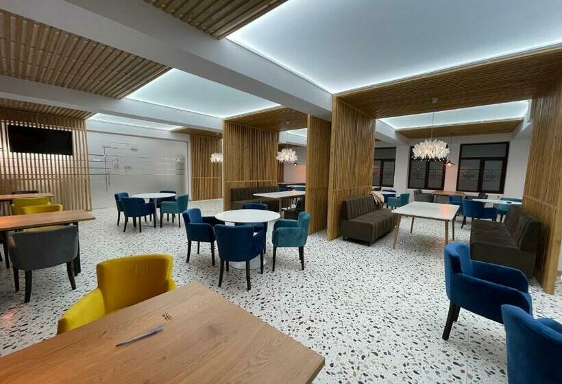 Отель Restaurant Tismana