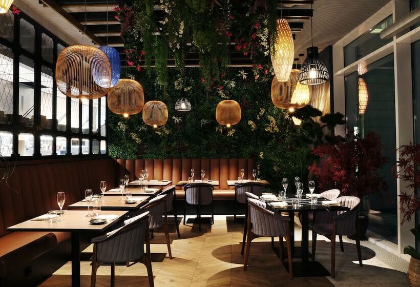 هتل Reykjavik Saga