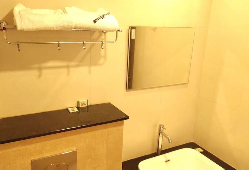 Отель Rhythm Grand Suite