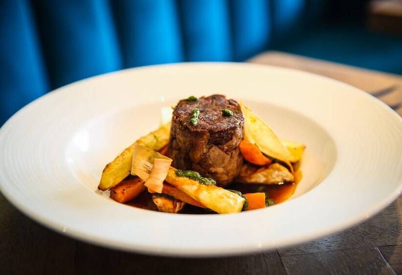 בית מלון כפרי The Binsted Inn