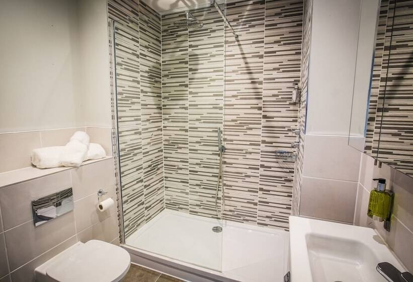 בית מלון כפרי The Binsted Inn