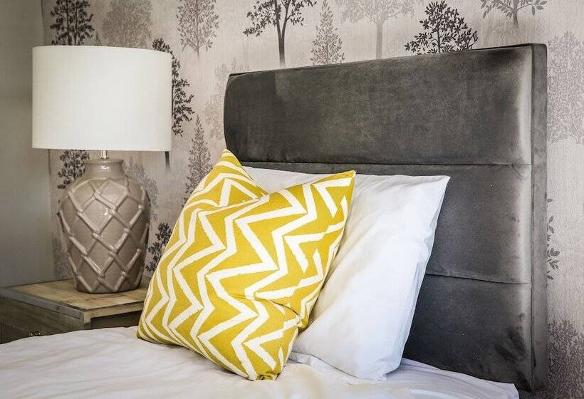 בית מלון כפרי The Binsted Inn