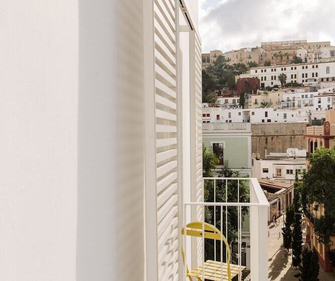 هتل The Standard, Ibiza