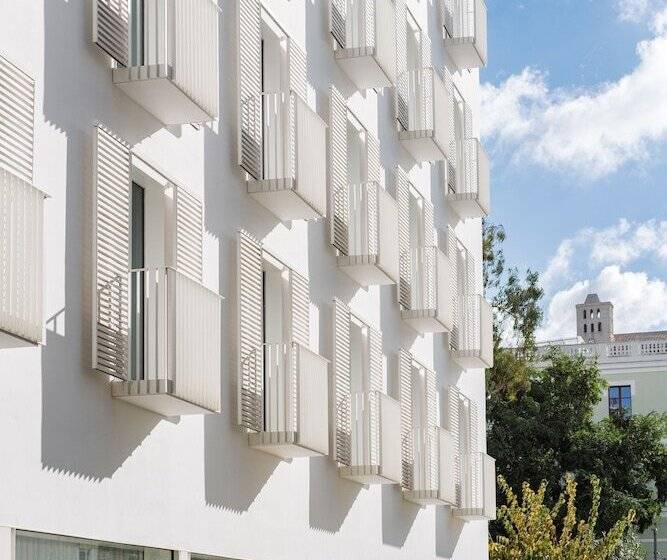 هتل The Standard, Ibiza