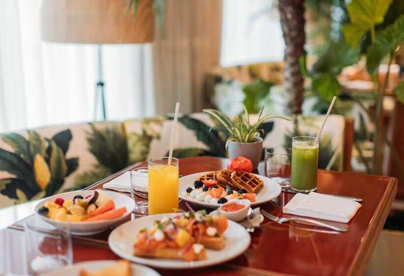 هتل The Standard, Ibiza