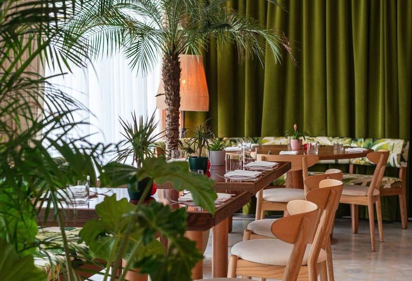 هتل The Standard, Ibiza