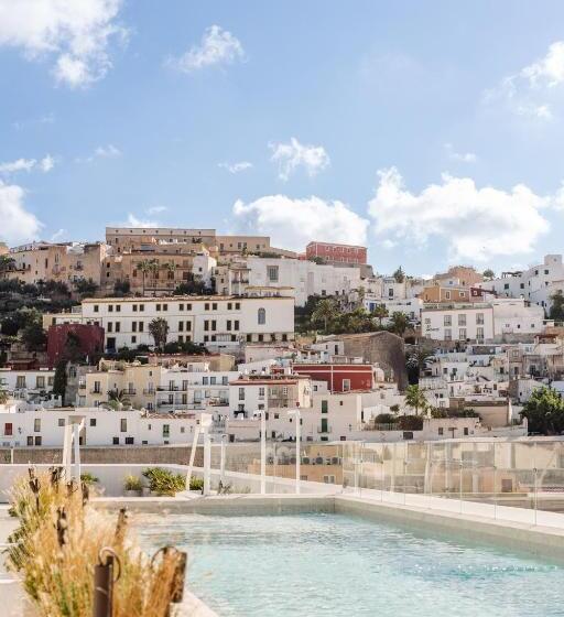 هتل The Standard, Ibiza