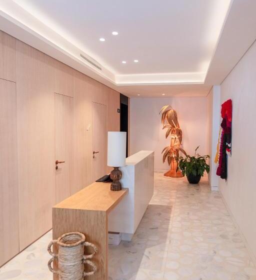 هتل The Standard, Ibiza