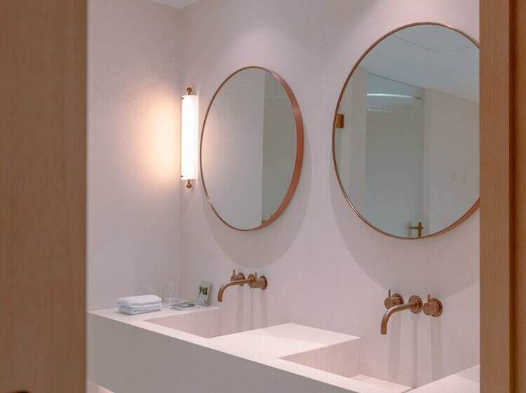 هتل The Standard, Ibiza