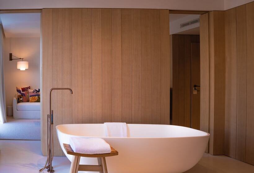 هتل The Standard, Ibiza