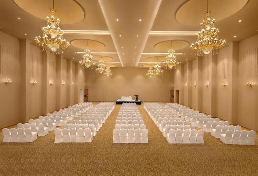 호텔 Time Square Resort & Spa Bhuj