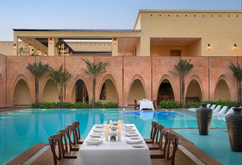 호텔 Time Square Resort & Spa Bhuj