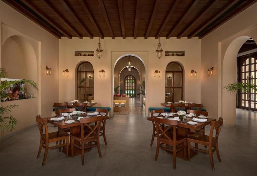 호텔 Time Square Resort & Spa Bhuj