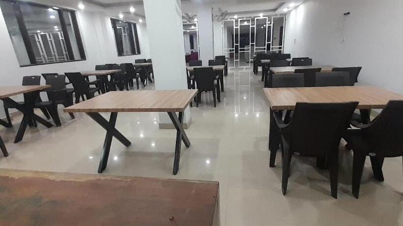 فندق Zoon Dabb Srinagar Airport Kashmir