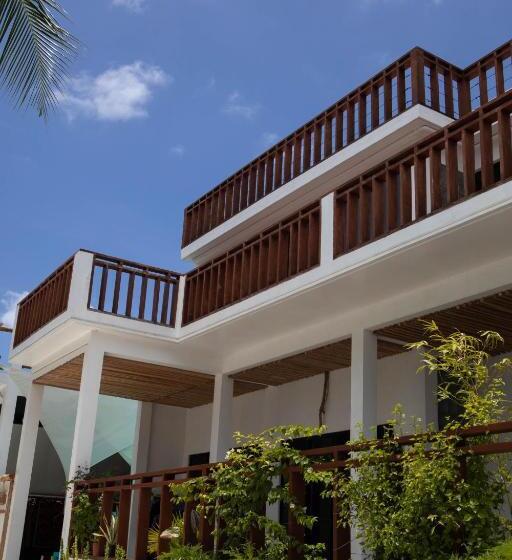 پانسیون Kudhi Boli Beach House