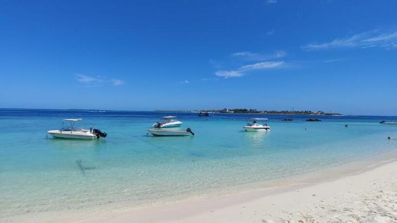 پانسیون Kudhi Boli Beach House