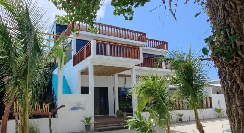 پانسیون Kudhi Boli Beach House