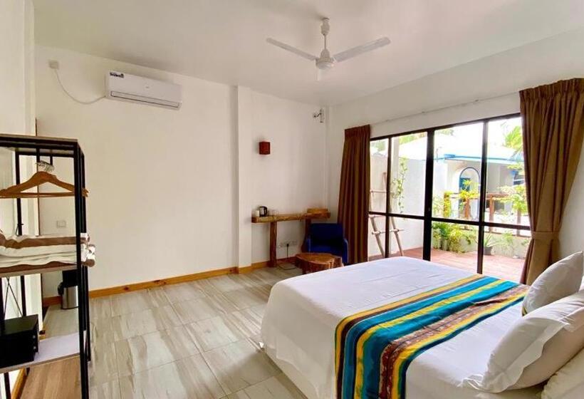 پانسیون Kudhi Boli Beach House