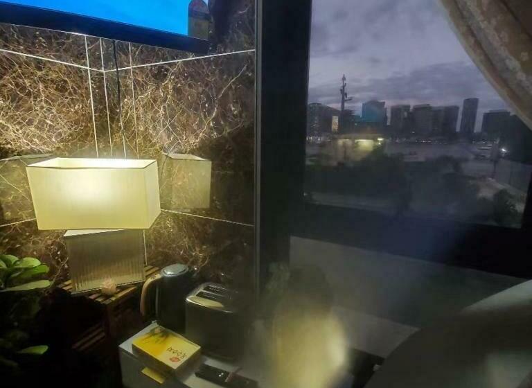 פנסיון City Unique Waterfront Townhouse