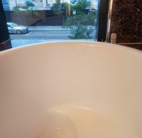 פנסיון City Unique Waterfront Townhouse