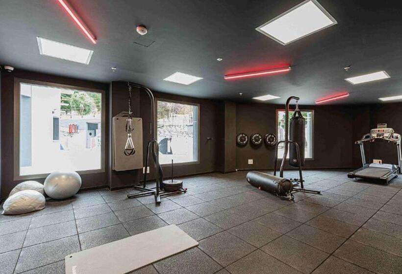 فندق صغير Micampus Santander Student Residence