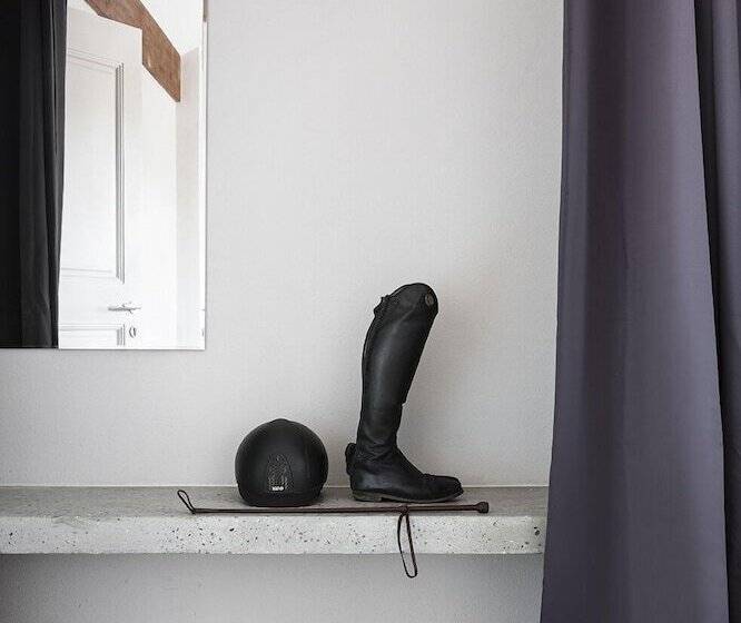 הוסטל Scuderia La Colombera