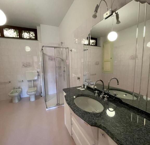 민박 Al Laghetto La Morra