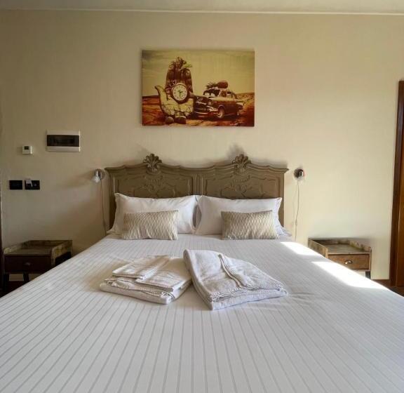 민박 Al Laghetto La Morra