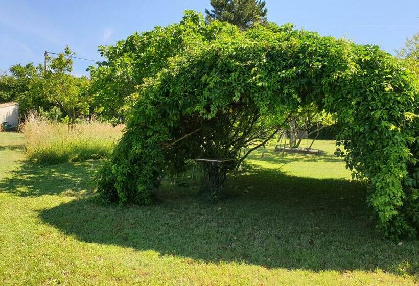 צימר Les Genêts De La Valdaine