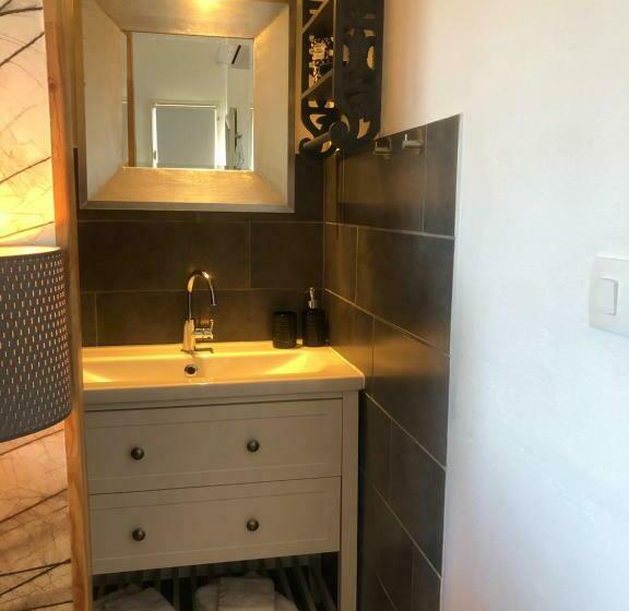 ベッドアンドブレックファースト Marie Jean Chambre D Hotes & Gite