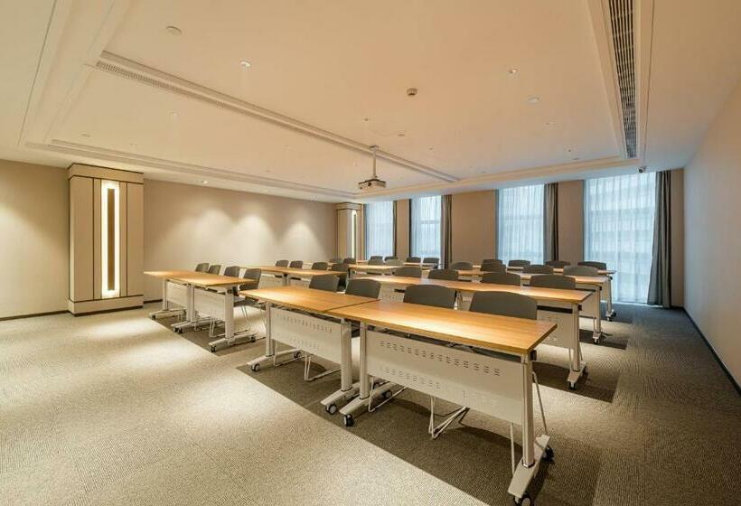 Atour Hotel Nanjing Dongshan Cars 4s Park