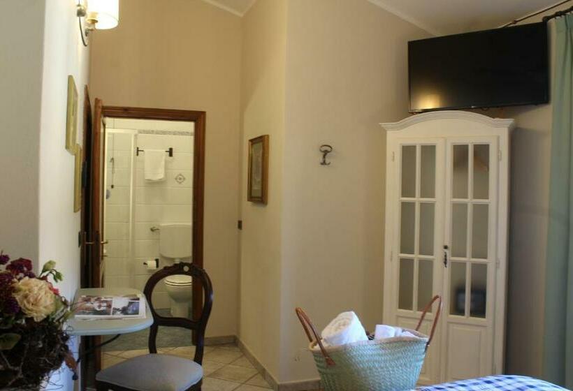 Boutique Hotel Fox S Inn