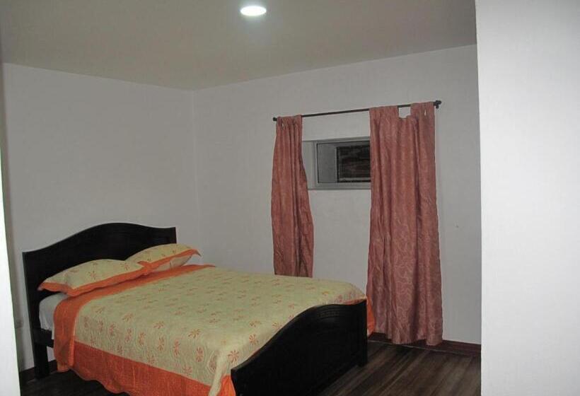 فندق Hostal El Rio