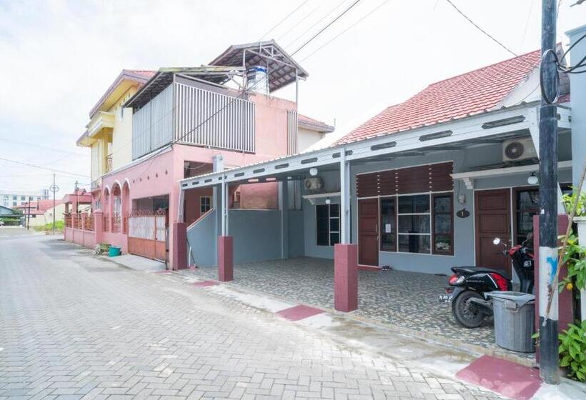 ホテル Koolkost Syariah Near Jalan Ahmad Yani Banjarmasin