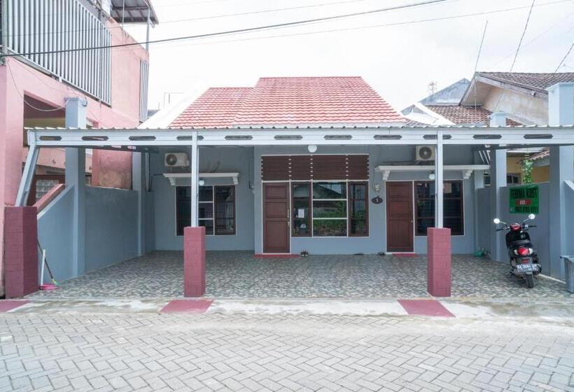 Отель Koolkost Syariah Near Jalan Ahmad Yani Banjarmasin