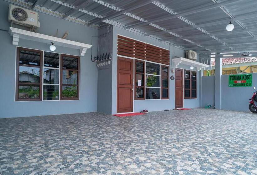 Отель Koolkost Syariah Near Jalan Ahmad Yani Banjarmasin