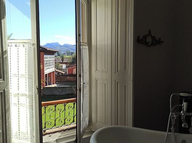 هتل La Venta De Miyares   Casa De Indianos