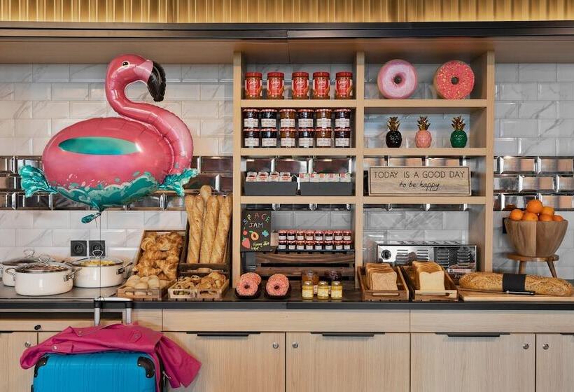 فندق Moxy La Ciotat