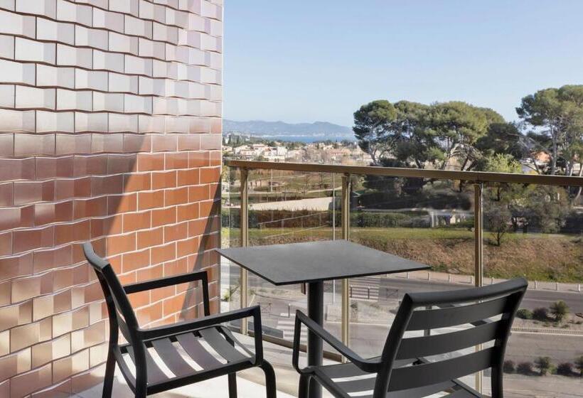 فندق Moxy La Ciotat