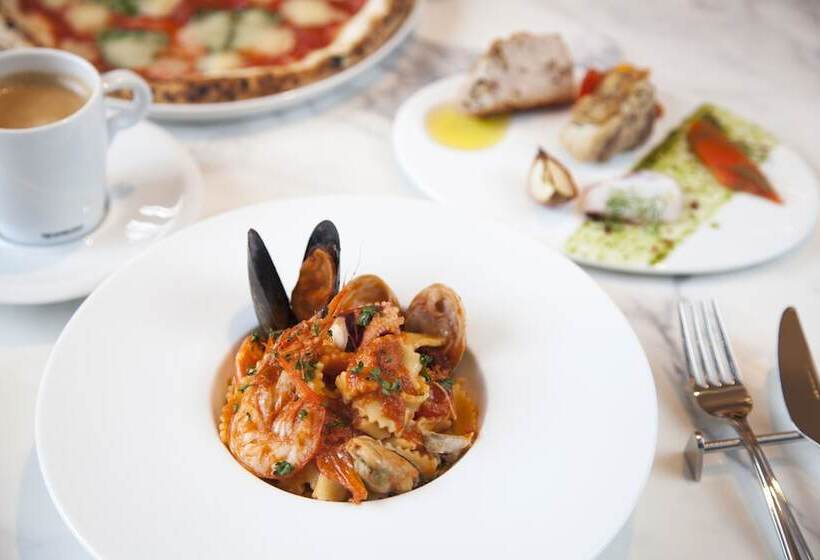 Otel New Port Yokosuka