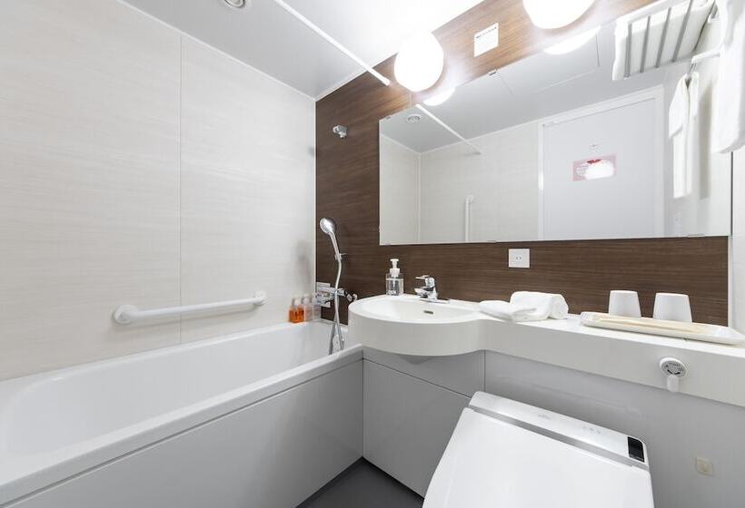 Otel New Port Yokosuka