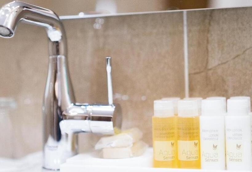 Star Land Hotel Bastos