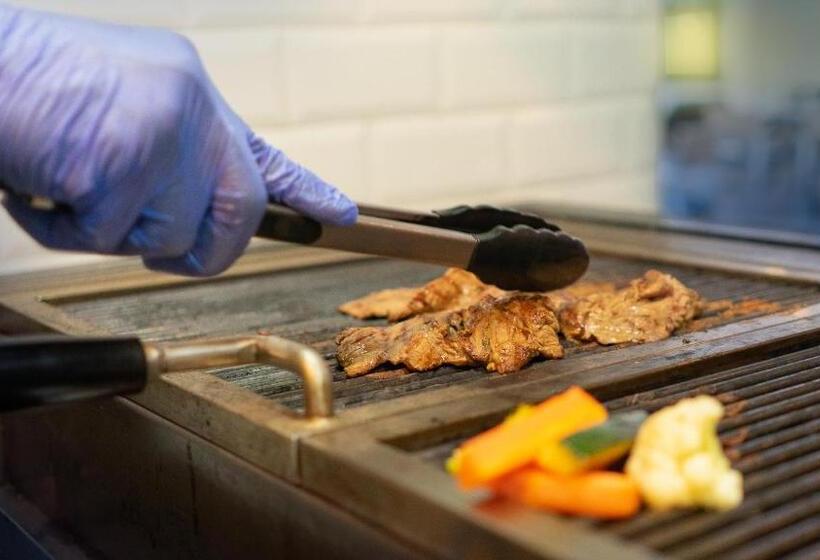 Star Land Hotel Bastos